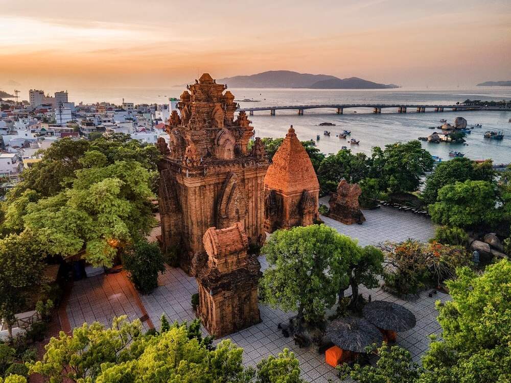 Tháp Bà Ponagar Tháp Bà Ponagar